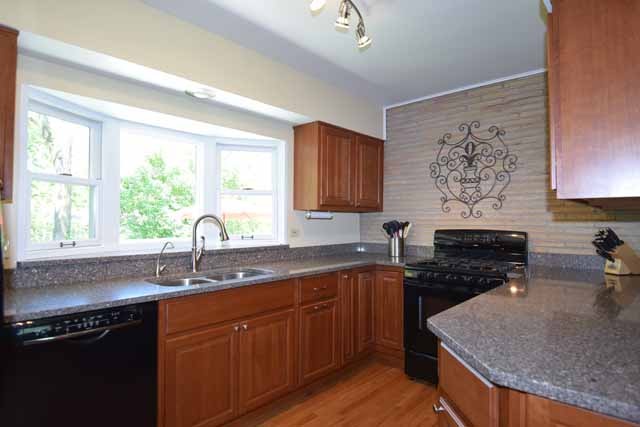901 Roger St, Algonquin, IL 60102 photo 7