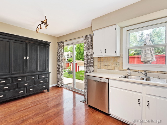 1411 E Hull Dr, Wheaton, IL 60189 photo 7