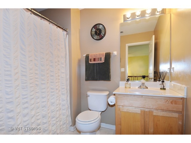 2405 Reflections Dr, Aurora, IL 60502 photo 10
