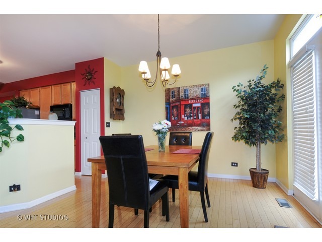 2405 Reflections Dr, Aurora, IL 60502 photo 3
