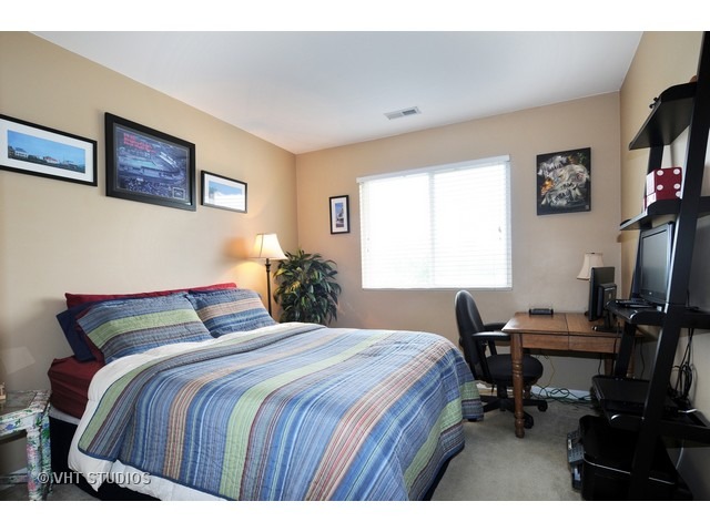 2405 Reflections Dr, Aurora, IL 60502 photo 9