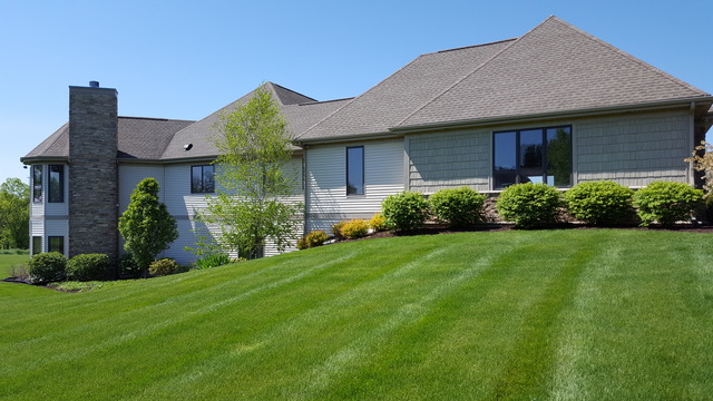 8897 Overlook Dr, Roscoe, IL 61073 photo 4