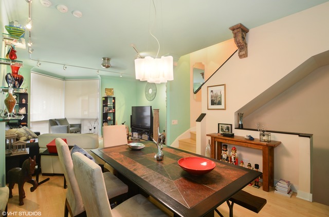1231 W Cottage Pl, Chicago, IL 60607 photo 10