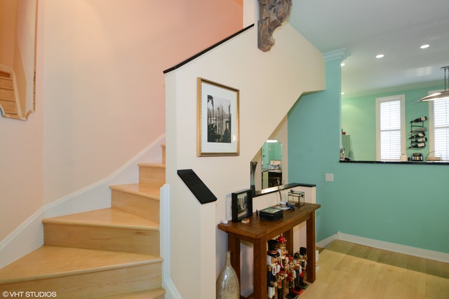 1231 W Cottage Pl, Chicago, IL 60607 photo 6