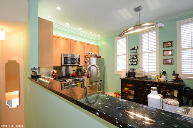 1231 W Cottage Pl, Chicago, IL 60607 photo 7