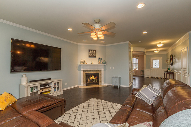 295 Monument Rd, Elgin, IL 60124 photo 5