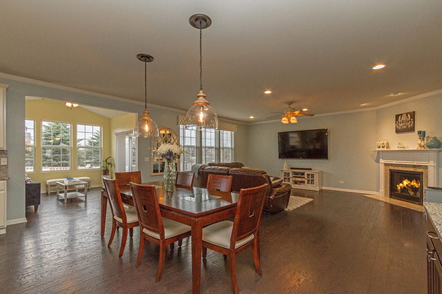 295 Monument Rd, Elgin, IL 60124 photo 8