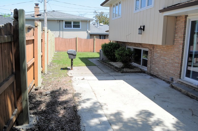 8315 S Oketo Ave, Bridgeview, IL 60455 photo 21