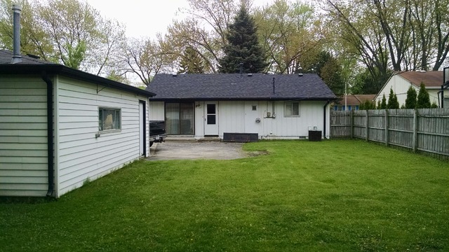 1020 Beverly Dr, Wheeling, IL 60090 photo 2