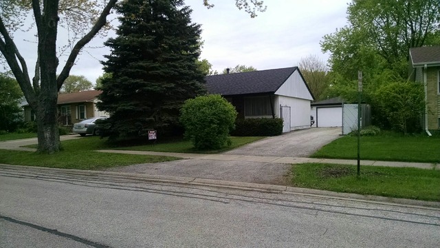 1020 Beverly Dr, Wheeling, IL 60090 photo 1