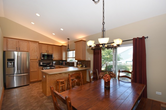 7607 Locust Ln, Plainfield, IL 60586 photo 3