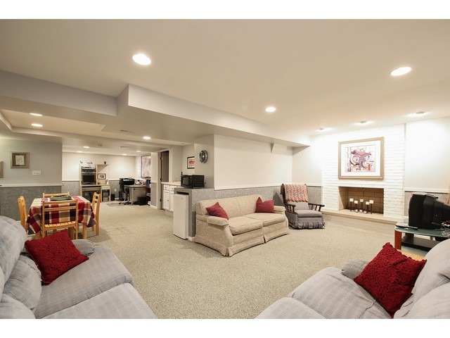 1917 Glencoe St, Wheaton, IL 60187 photo 11