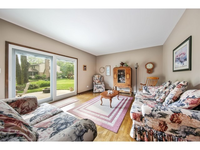 1917 Glencoe St, Wheaton, IL 60187 photo 4