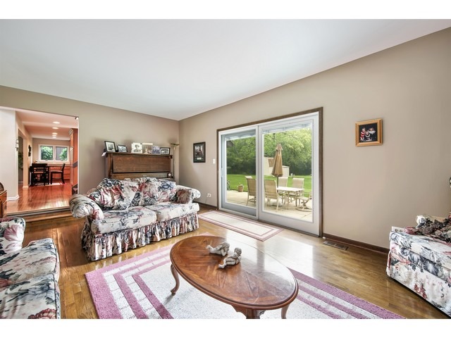 1917 Glencoe St, Wheaton, IL 60187 photo 5