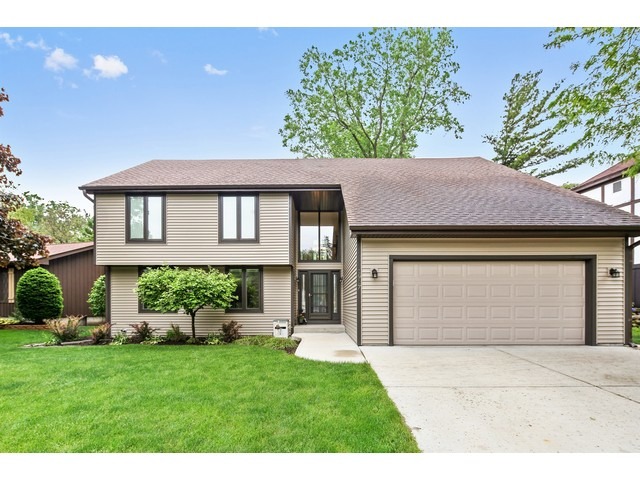 1917 Glencoe St, Wheaton, IL 60187 photo 1