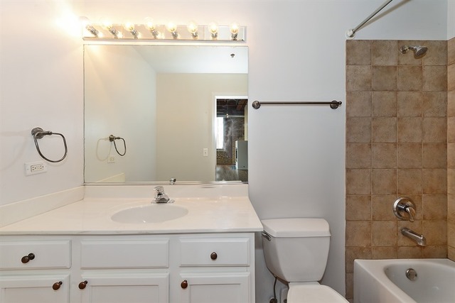 1500 W Monroe St #602, Chicago, IL 60607 photo 11