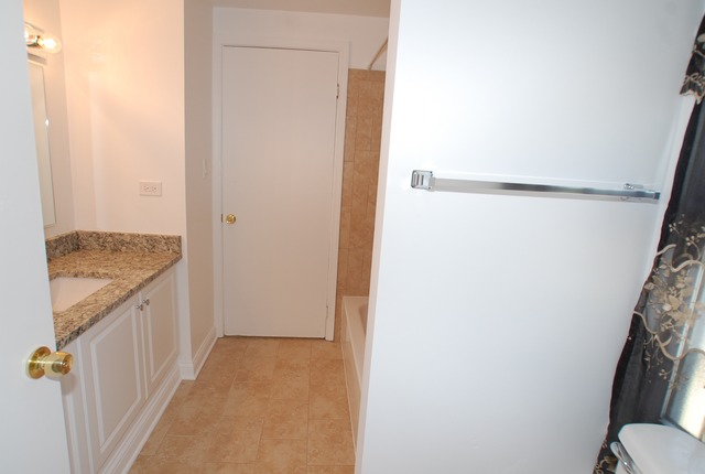 2155 Hassell Rd, Hoffman Estates, IL 60169 photo 12