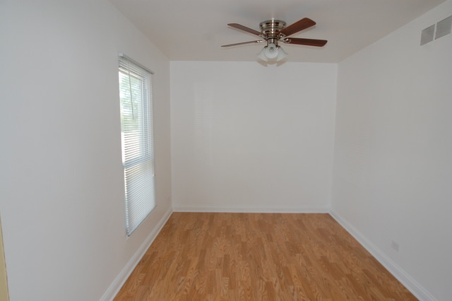 2155 Hassell Rd, Hoffman Estates, IL 60169 photo 4