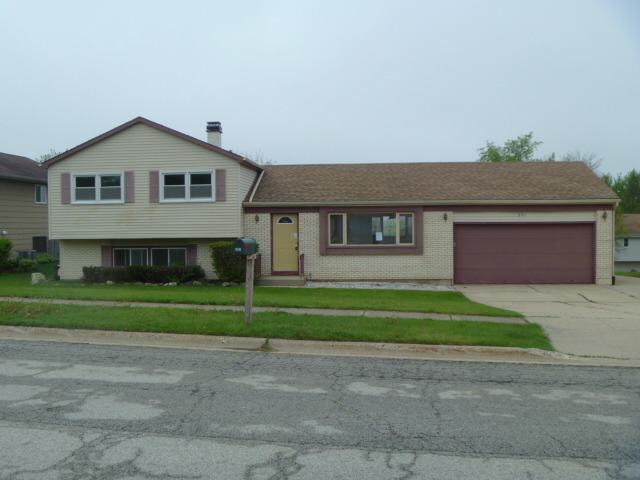 201 Canterbury Dr, Mchenry, IL 60050 photo 1