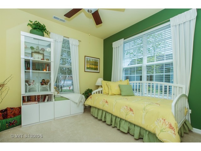1004 Pinehurst Ct, Elgin, IL 60124 photo 11
