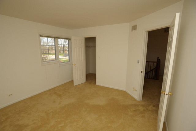 879 Harper Ct, Cary, IL 60013 photo 5