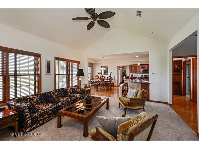 284 Maple St, Beecher, IL 60401 photo 8