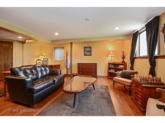 284 Maple St, Beecher, IL 60401 photo 10