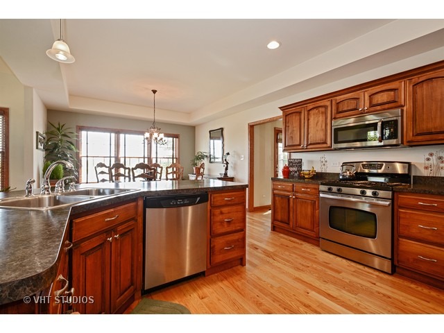 284 Maple St, Beecher, IL 60401 photo 4