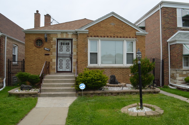 8840 S Cornell Ave, Chicago, IL 60617 photo 1