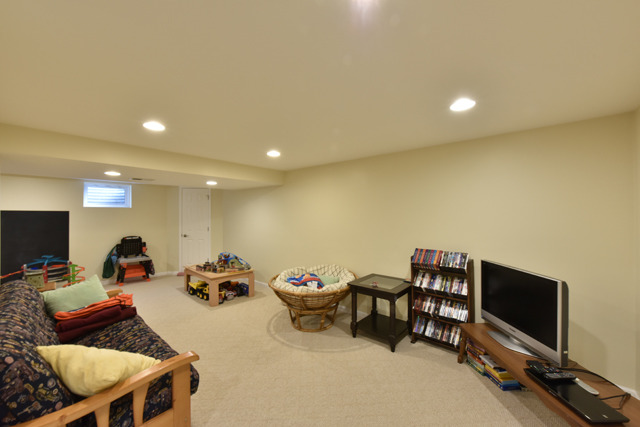 5273 Beechwood Ave, Gurnee, IL 60031 photo 17