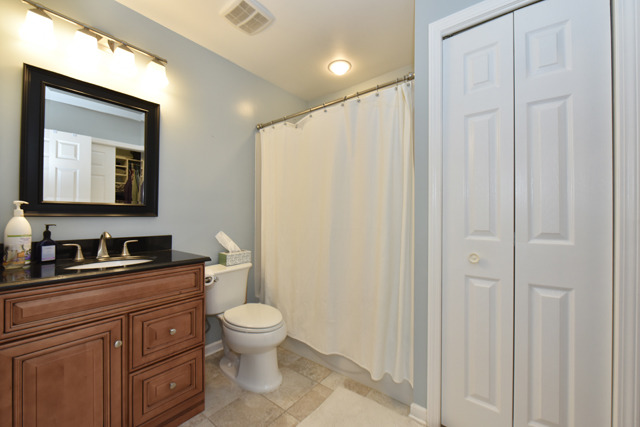5273 Beechwood Ave, Gurnee, IL 60031 photo 9