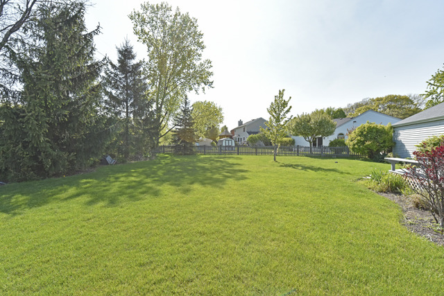 5273 Beechwood Ave, Gurnee, IL 60031 photo 20