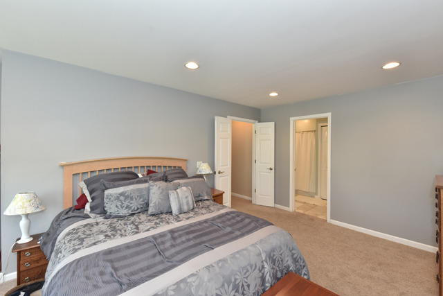 5273 Beechwood Ave, Gurnee, IL 60031 photo 8