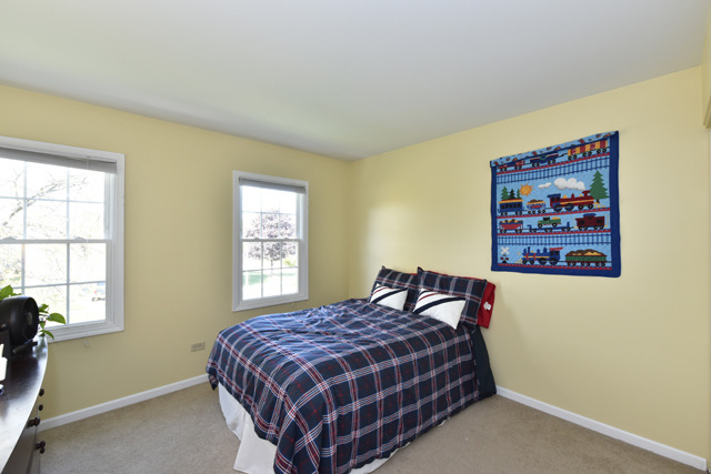 5273 Beechwood Ave, Gurnee, IL 60031 photo 13