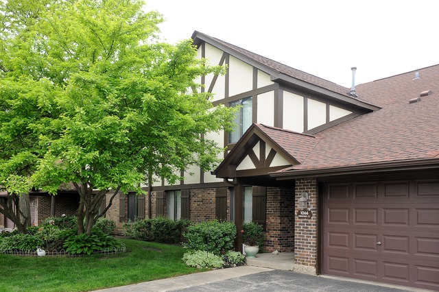 1066 Creekside Ct #1A, Wheeling, IL 60090 photo 1