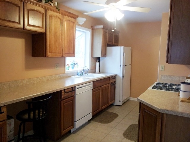 127 Cherry St, Cary, IL 60013 photo 2
