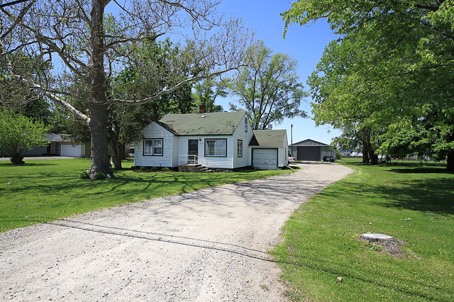 430 S Berta Rd, Diamond, IL 60416 photo 2