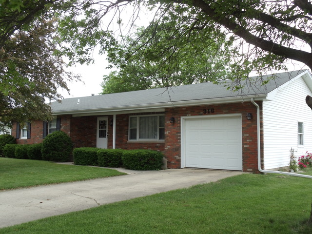 316 Prospect Ave, Dwight, IL 60420 photo 2