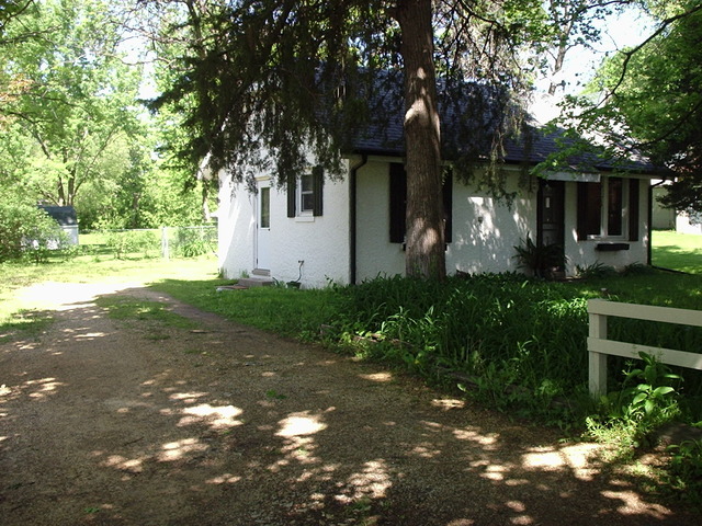 413 Carroll Ave, Dixon, IL 61021 photo 3