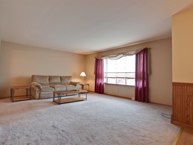113 Lloyd St, Cary, IL 60013 photo 6