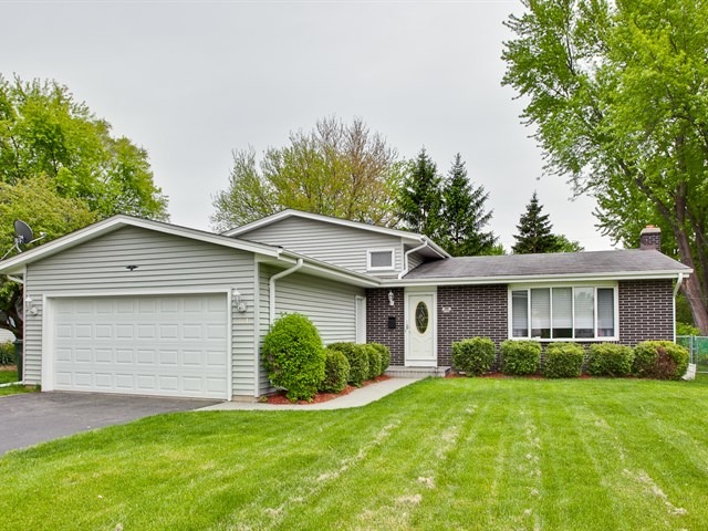 113 Lloyd St, Cary, IL 60013 photo 2