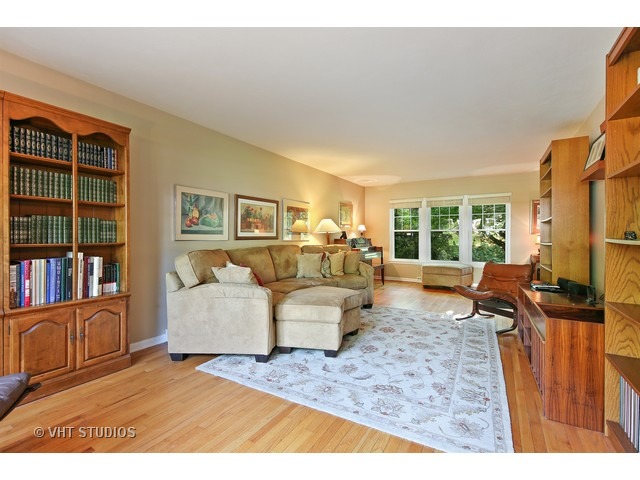 1234 Gamon Rd, Wheaton, IL 60189 photo 3