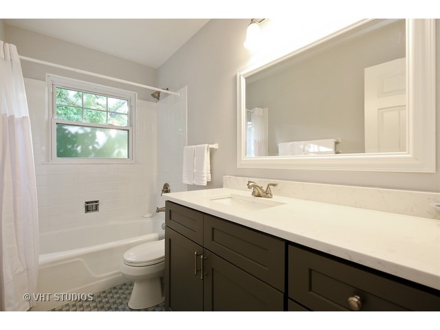 1234 Gamon Rd, Wheaton, IL 60189 photo 17