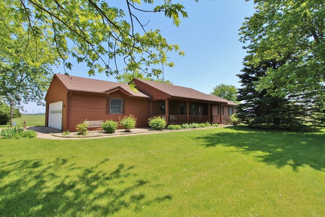 2610 S Hadden Rd, Mazon, IL 60444 photo 1