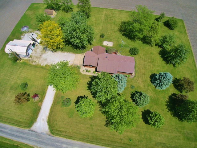 2610 S Hadden Rd, Mazon, IL 60444 photo 2