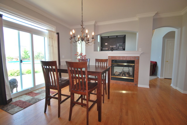 25121 Bicentennial Ct, Plainfield, IL 60544 photo 2