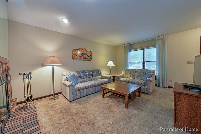 357 Monroe St, Oswego, IL 60543 photo 3