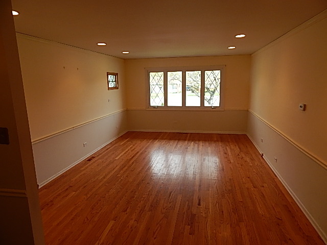 17324 Burnham Ave, Lansing, IL 60438 photo 3