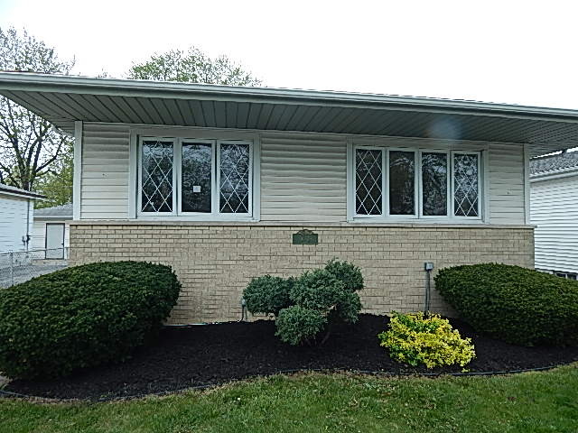 17324 Burnham Ave, Lansing, IL 60438 photo 1