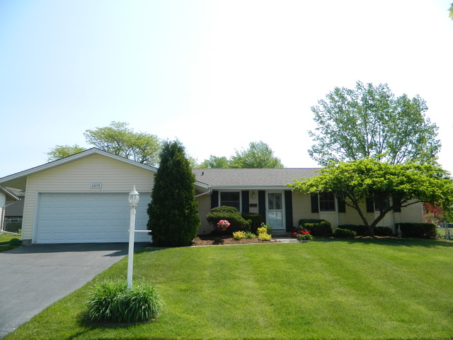 3875 Winston Dr, Hoffman Estates, IL 60192 photo 1